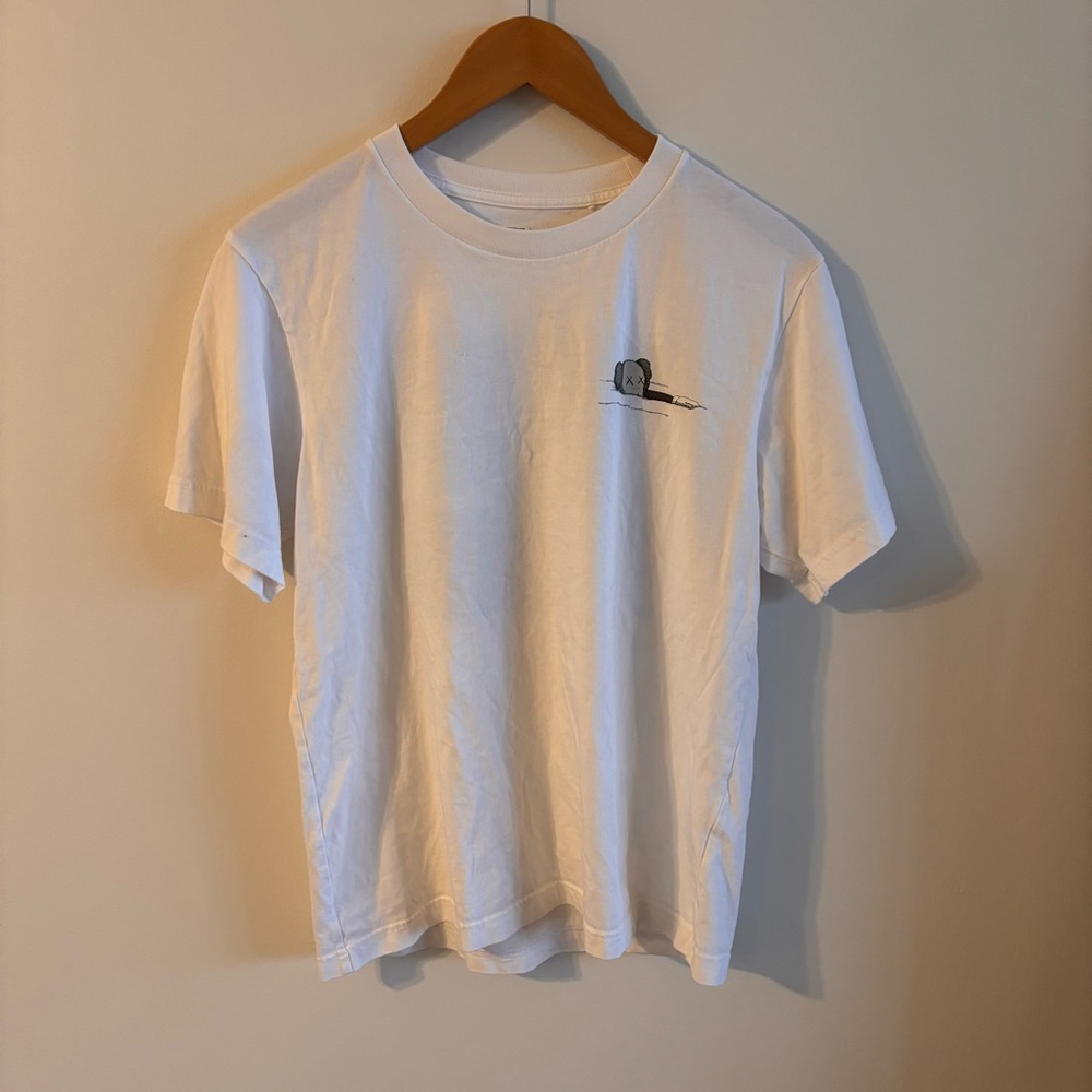 UNIQLO UT KAWS COMPANION White T-Shirt Size Small GUC